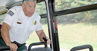Bus tour in Tennessee focuses on distracted driving crackdown featured